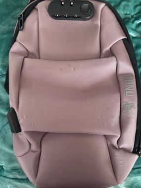 HONU Anti-Theft Sling Backpack Crossbody Bag RFID USB Charging Port Rose Mauve